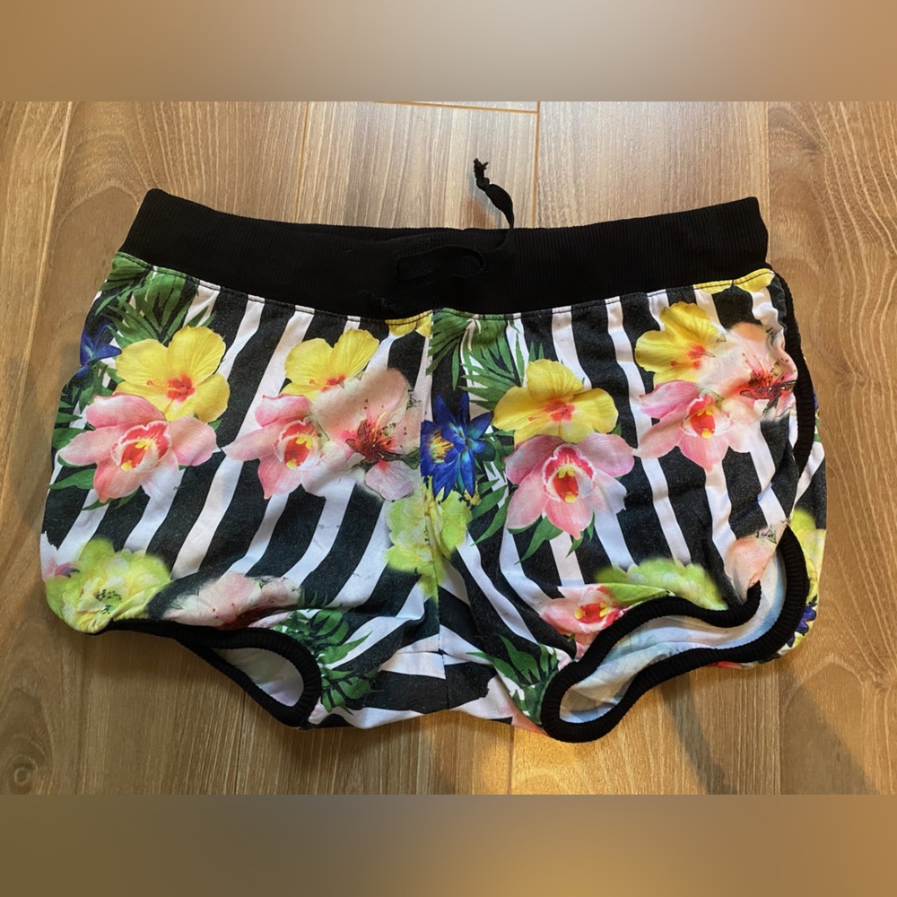 Byblos shorts size 16 girls